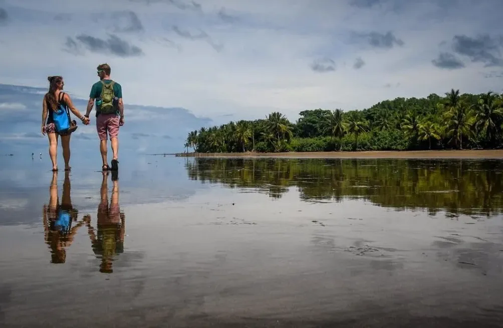 What Traveling to Costa Rica Taught Me About Letting Go and Staying Present What Traveling to Costa Rica Taught Me About Letting Go and Staying Present
